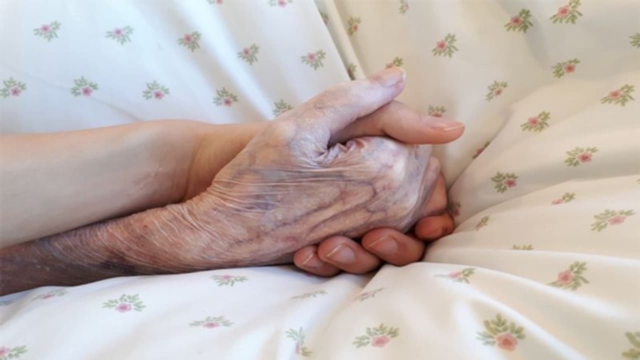 ಸತ್ತಿದ್ದಾಳೆಂದುಕೊಂಡಿದ್ದ ಮಹಿಳೆ 30 ವರ್ಷಗಳ ನಂತ್ರ ಸಿಕ್ಕಿದರೆ!? ಸತ್ತಿದ್ದಾಳೆಂದುಕೊಂಡಿದ್ದ ಮಹಿಳೆ 30 ವರ್ಷಗಳ ನಂತ್ರ ಸಿಕ್ಕಿದರೆ!?