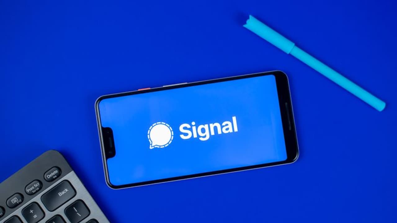 ആളുകള്‍ കൂടുന്നു; മുഖം മിനുക്കി പുതിയ പ്രത്യേകതകളുമായി സിഗ്നല്‍.!