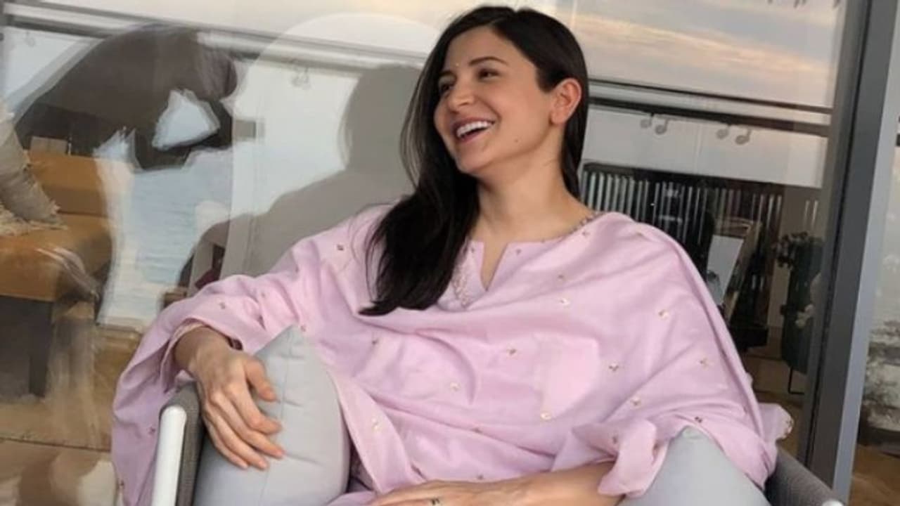 ഭക്ഷണപ്രേമം തന്നെ!; ഒന്നിന് പിന്നാലെ ഒന്നായി ഇഷ്ടവിഭവങ്ങളുമായി അനുഷ്ക... ഭക്ഷണപ്രേമം തന്നെ!; ഒന്നിന് പിന്നാലെ ഒന്നായി ഇഷ്ടവിഭവങ്ങളുമായി അനുഷ്ക...