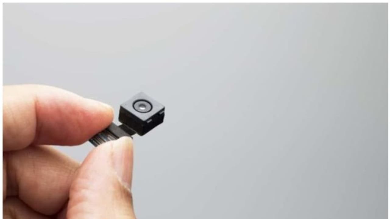 പാലാരിവട്ടത്ത് ഹോട്ടലിന്റെ ശുചിമുറിയിൽ ഒളിക്യാമറ; ജീവനക്കാരൻ പിടിയിൽ പാലാരിവട്ടത്ത് ഹോട്ടലിന്റെ ശുചിമുറിയിൽ ഒളിക്യാമറ; ജീവനക്കാരൻ പിടിയിൽ