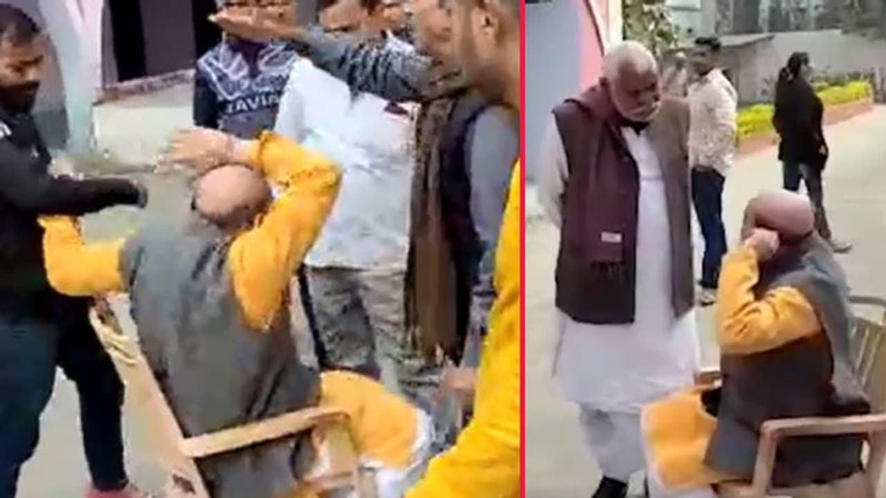BJP से 3 बार के विधायक बीच सड़क पिटते रहे, कान पकड़ मांगते रहे माफी..लड़की के साथ की थी ऐसी हरकत BJP से 3 बार के विधायक बीच सड़क पिटते रहे, कान पकड़ मांगते रहे माफी..लड़की के साथ की थी ऐसी हरकत