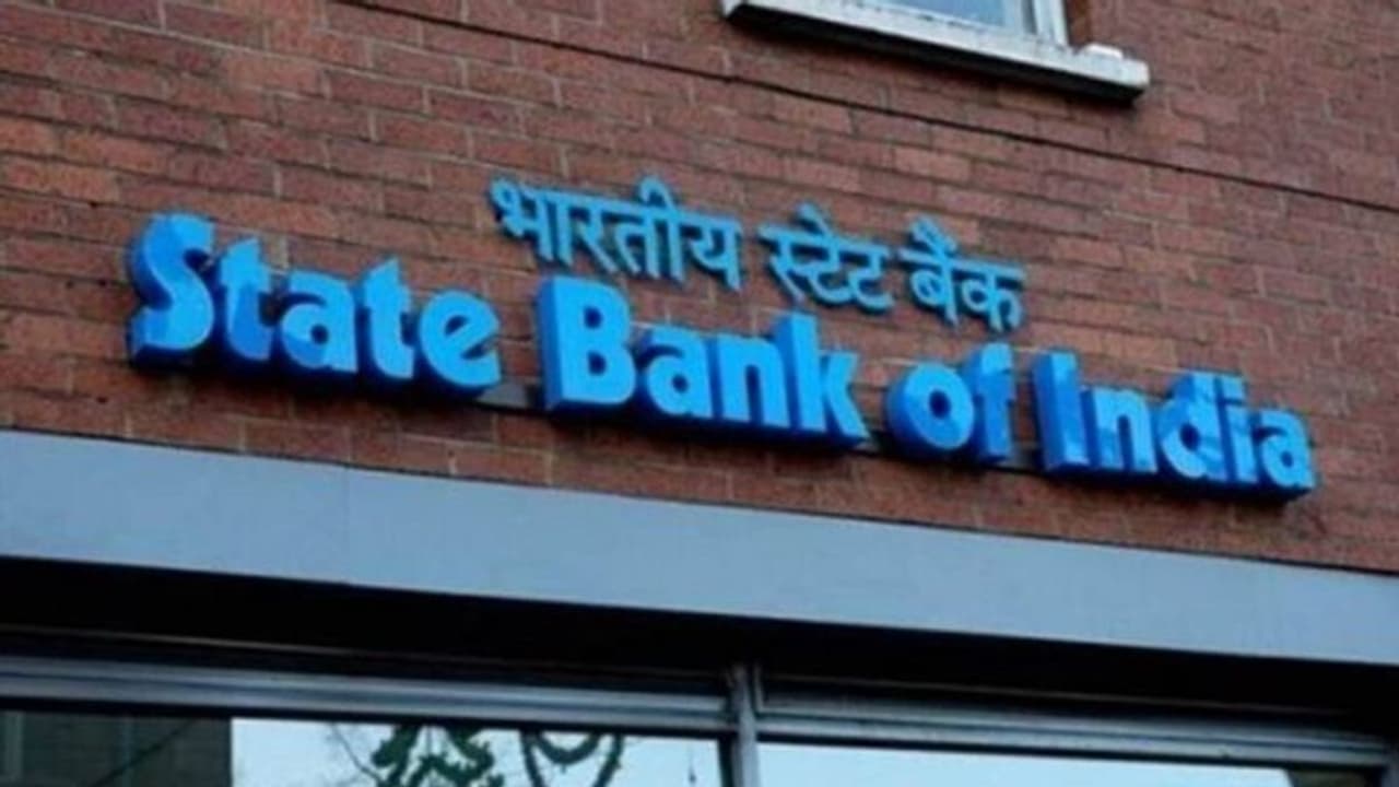 SBI Alert বাড়ছে ব্যাঙ্ক জালিয়াতির ঘটনা, গ্রাহকদের বারবার সাবধান করছে এসবিআই SBI Alert বাড়ছে ব্যাঙ্ক জালিয়াতির ঘটনা, গ্রাহকদের বারবার সাবধান করছে এসবিআই
