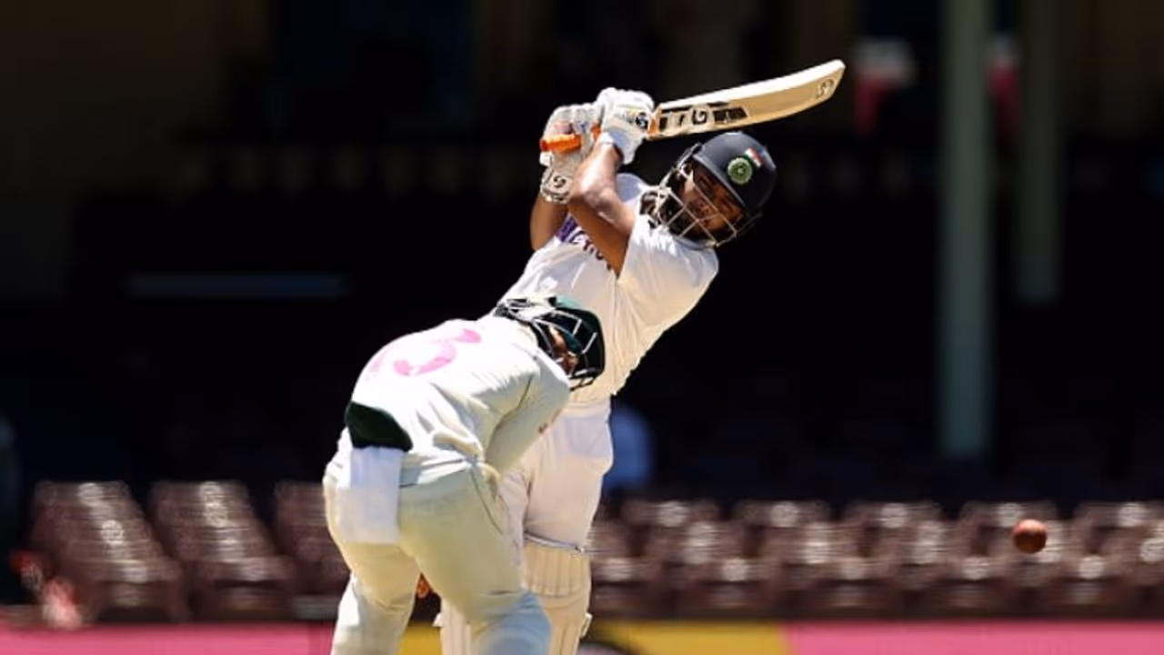 സിഡ്നിയിലെ തീപ്പൊരി ബാറ്റിംഗ്; പന്തിന് തകര്പ്പന് റെക്കോര്ഡുകള് സിഡ്നിയിലെ തീപ്പൊരി ബാറ്റിംഗ്; പന്തിന് തകര്പ്പന് റെക്കോര്ഡുകള്