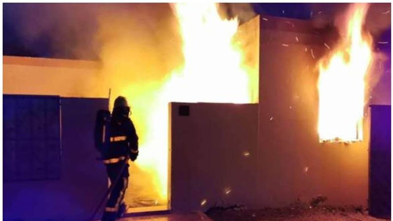 ഒമാനില് തൊഴിലാളികളുടെ താമസസ്ഥലത്ത് തീപ്പിടുത്തം ഒമാനില് തൊഴിലാളികളുടെ താമസസ്ഥലത്ത് തീപ്പിടുത്തം