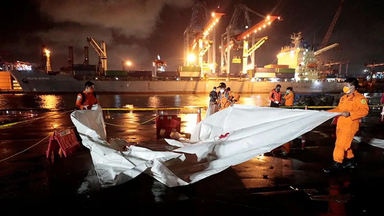 Indonesia sends plane parts of crashed Sriwijaya Air jet to US, UK for investigation