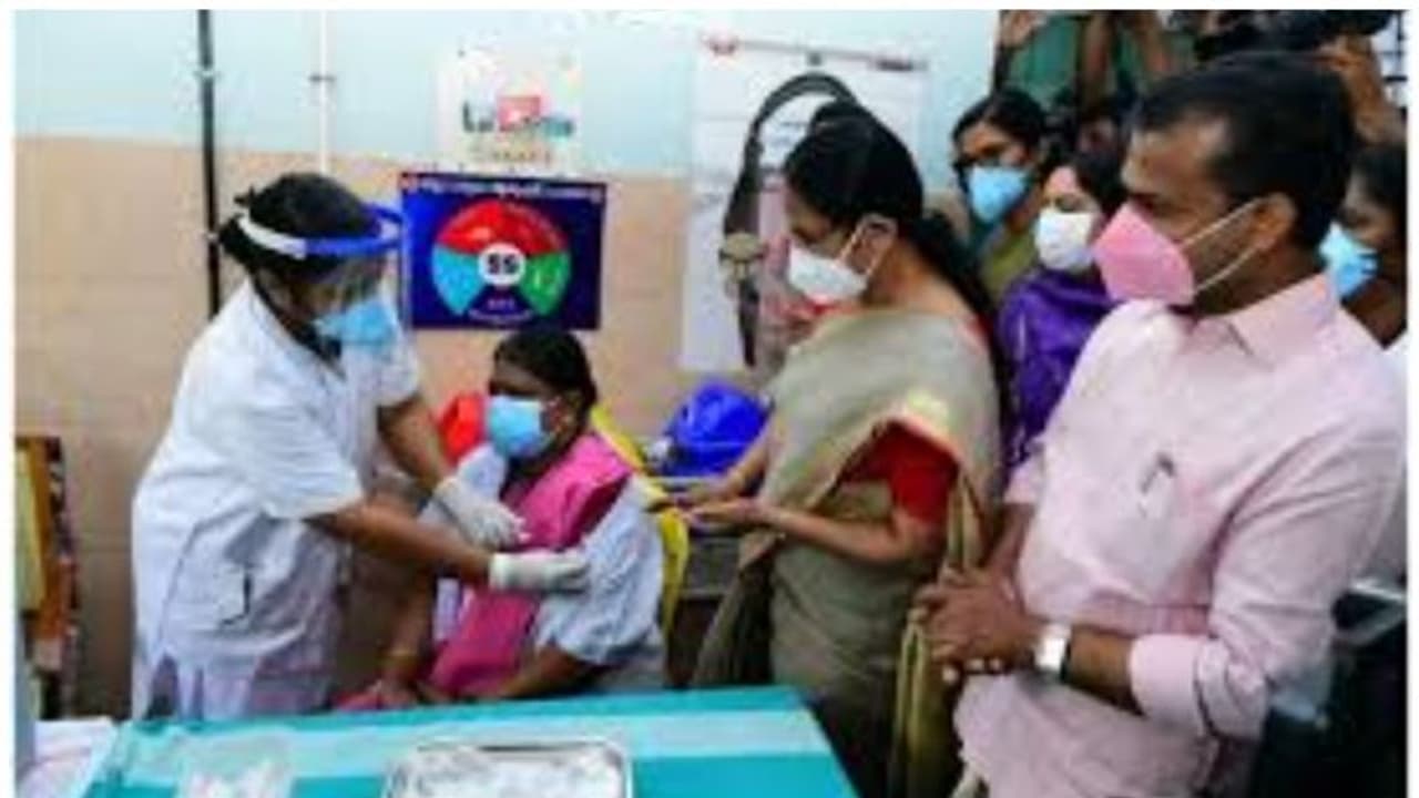 കേരളത്തിന്റെ കൊവിഡ് പ്രതിരോധം തൃപ്തികരം; റിപ്പോർട്ട് കേന്ദ്രസർക്കാരിന് കൈമാറുമെന്നും കേന്ദ്രസംഘം കേരളത്തിന്റെ കൊവിഡ് പ്രതിരോധം തൃപ്തികരം; റിപ്പോർട്ട് കേന്ദ്രസർക്കാരിന് കൈമാറുമെന്നും കേന്ദ്രസംഘം