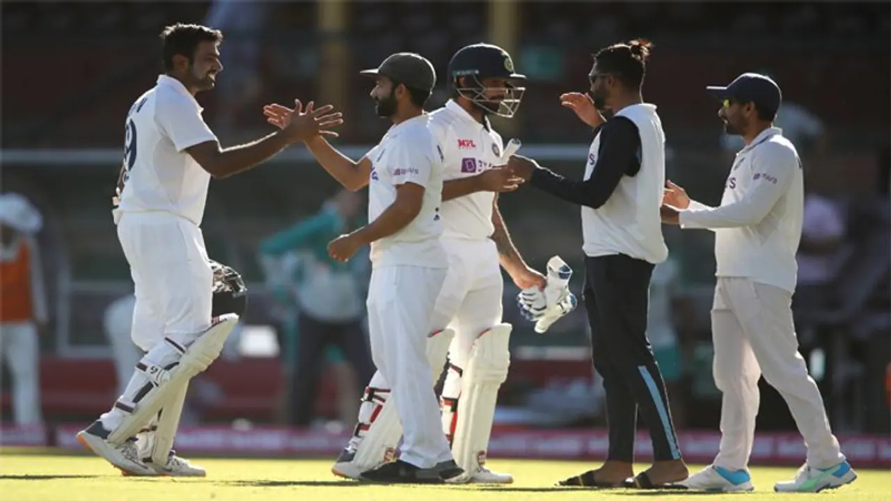 India vs Australia: ऑस्ट्रेलिया के जीत के मंसूबों पर भारतीय बल्लेबाजों ने फेरा पानी, ड्रॉ हुआ तीसरा टेस्ट India vs Australia: ऑस्ट्रेलिया के जीत के मंसूबों पर भारतीय बल्लेबाजों ने फेरा पानी, ड्रॉ हुआ तीसरा टेस्ट