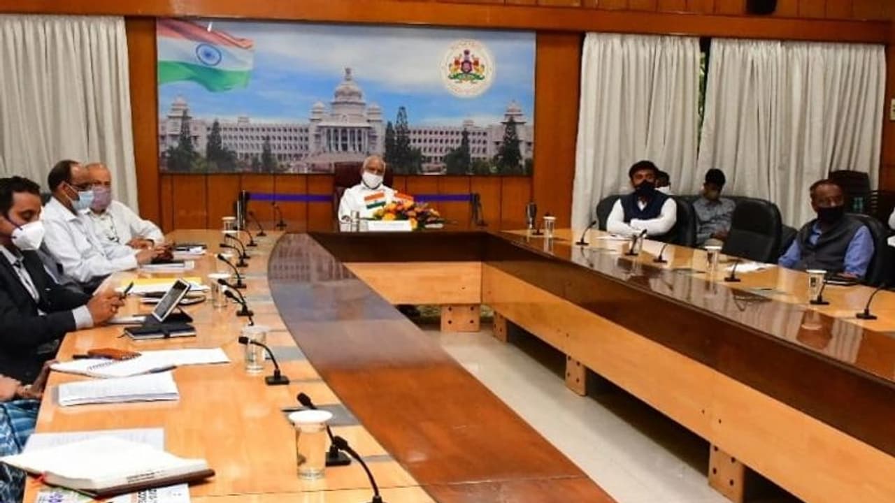 ಮೋದಿ ಸಭೆ ಬಳಿಕ ಯಡಿಯೂರಪ್ಪ ಪ್ರತಿಕ್ರಿಯೆ; ರಾಜ್ಯದಲ್ಲಿ ಲಸಿಕೆ ಬಳಕೆ ಮಾಹಿತಿ ನೀಡಿದ CM ಮೋದಿ ಸಭೆ ಬಳಿಕ ಯಡಿಯೂರಪ್ಪ ಪ್ರತಿಕ್ರಿಯೆ; ರಾಜ್ಯದಲ್ಲಿ ಲಸಿಕೆ ಬಳಕೆ ಮಾಹಿತಿ ನೀಡಿದ CM