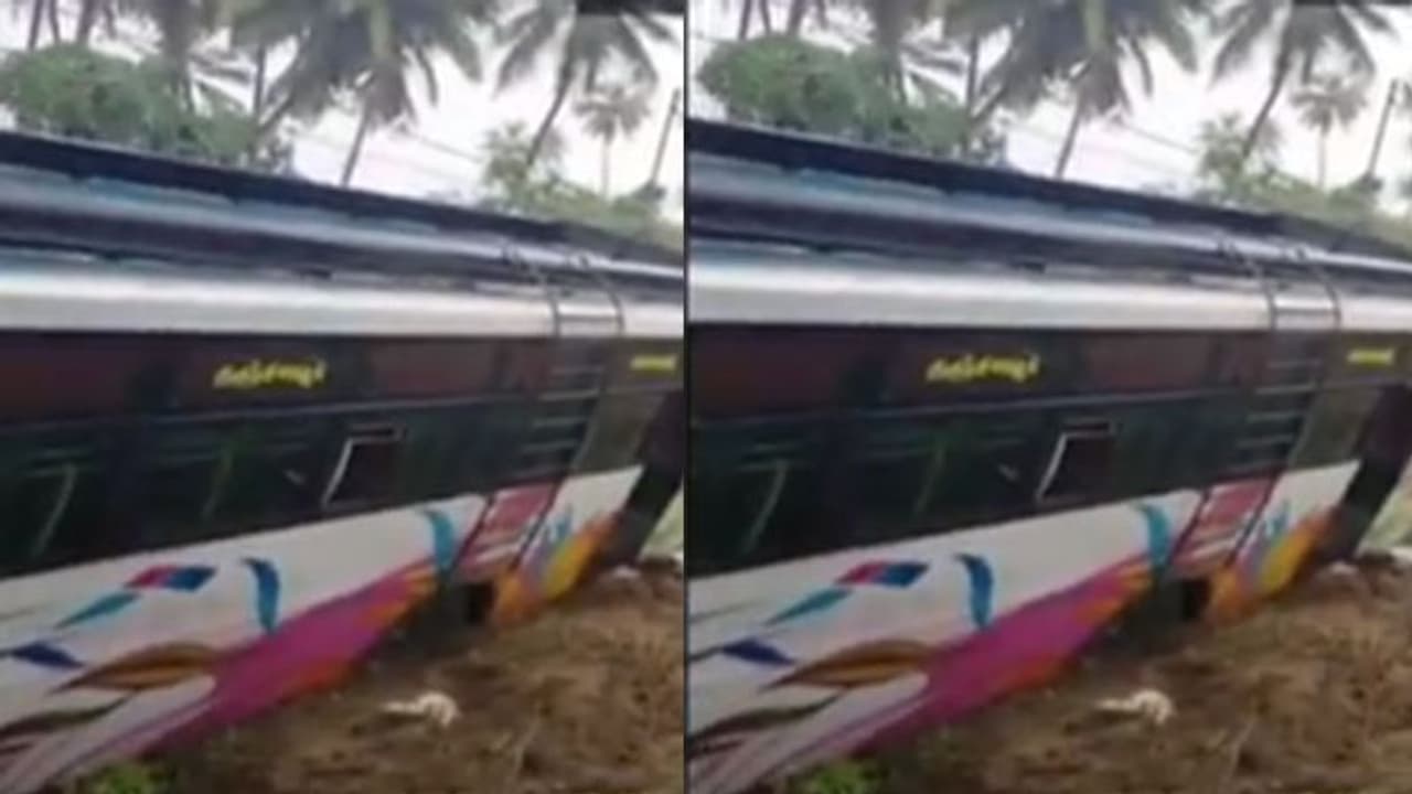 Breaking தஞ்சையில் மின்கம்பி மீது பேருந்து உரசல்... 3 பேர் சம்பவ இடத்திலேயே துடிதுடித்து உயிரிழப்பு..! Breaking தஞ்சையில் மின்கம்பி மீது பேருந்து உரசல்... 3 பேர் சம்பவ இடத்திலேயே துடிதுடித்து உயிரிழப்பு..!