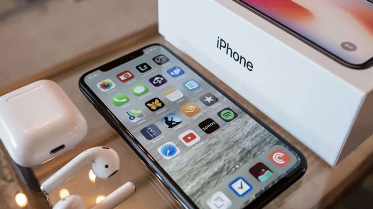 ఆపిల్ ఐఫోన్ వినియోగదారులకు గుడ్ న్యూస్.. మీ ఫోన్లో కూడా ఈ సమస్య ఉంటే ఫ్రీ సర్వీస్..