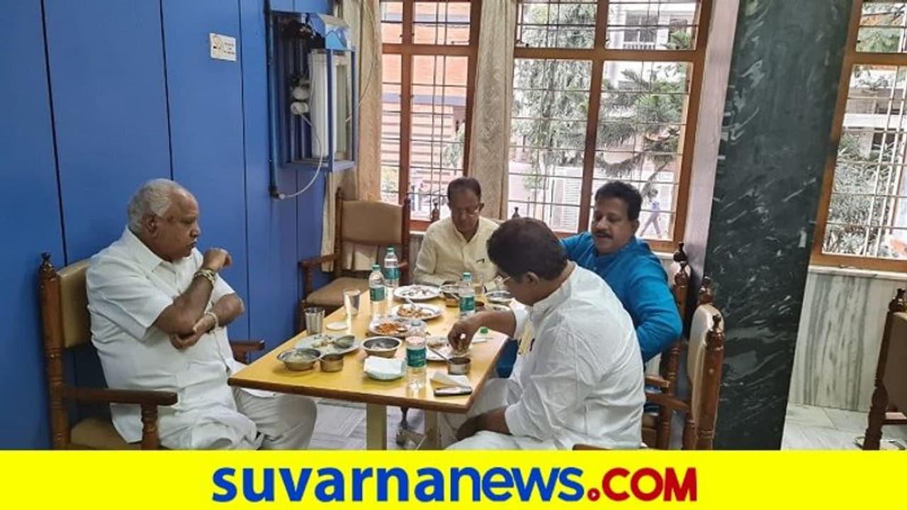 ಸಂಪುಟ ವಿಸ್ತರಣೆ: ಹೋಟೆಲ್‌ನಲ್ಲಿ ದೋಸೆ ಸವಿಯುತ್ತಾ ಸಿಎಂ ಮಹತ್ವದ ಚರ್ಚೆ