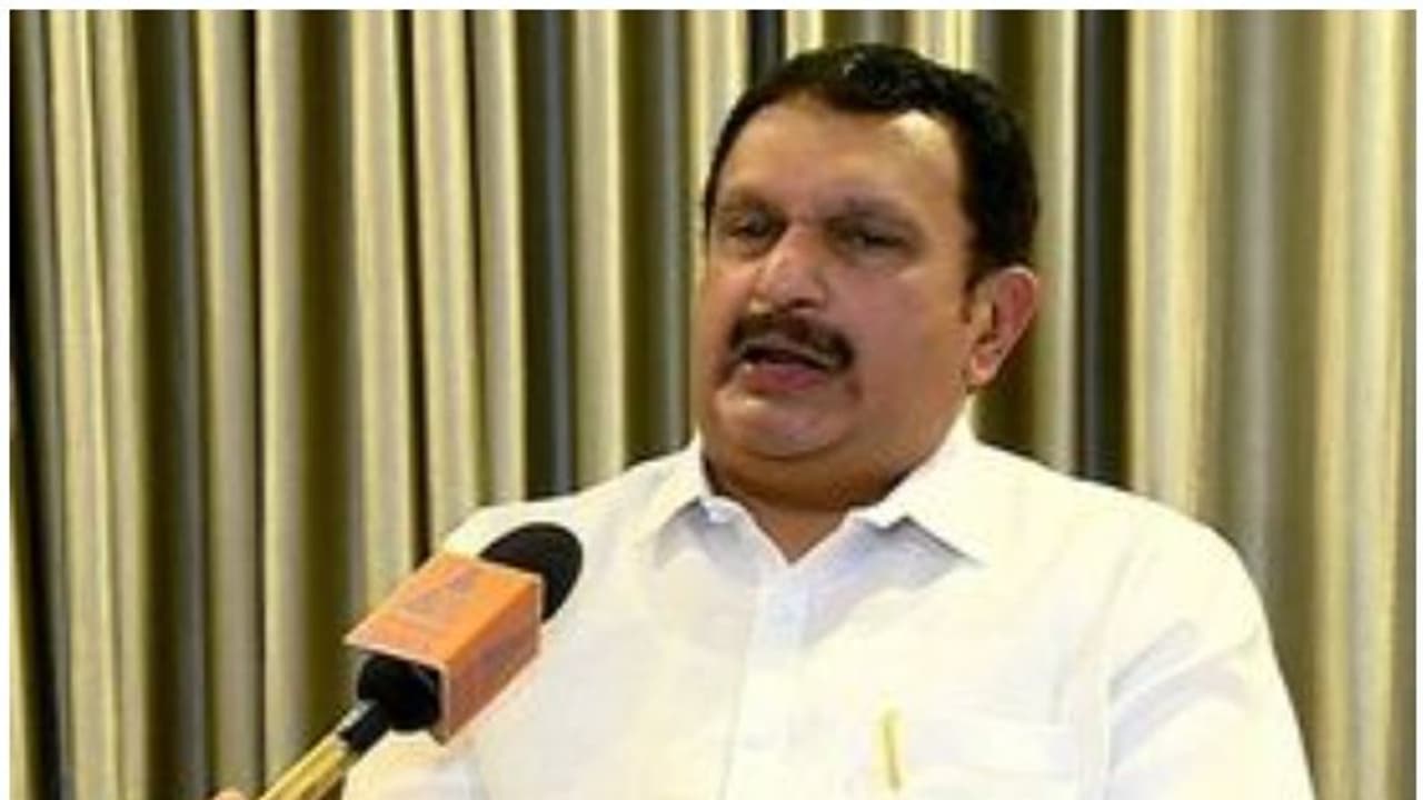 എംപിമാർ മത്സരിക്കില്ല; നേമത്ത് മത്സരിക്കുമെന്ന അഭ്യൂഹങ്ങൾ തള്ളി കെ മുരളീധരൻ എംപിമാർ മത്സരിക്കില്ല; നേമത്ത് മത്സരിക്കുമെന്ന അഭ്യൂഹങ്ങൾ തള്ളി കെ മുരളീധരൻ