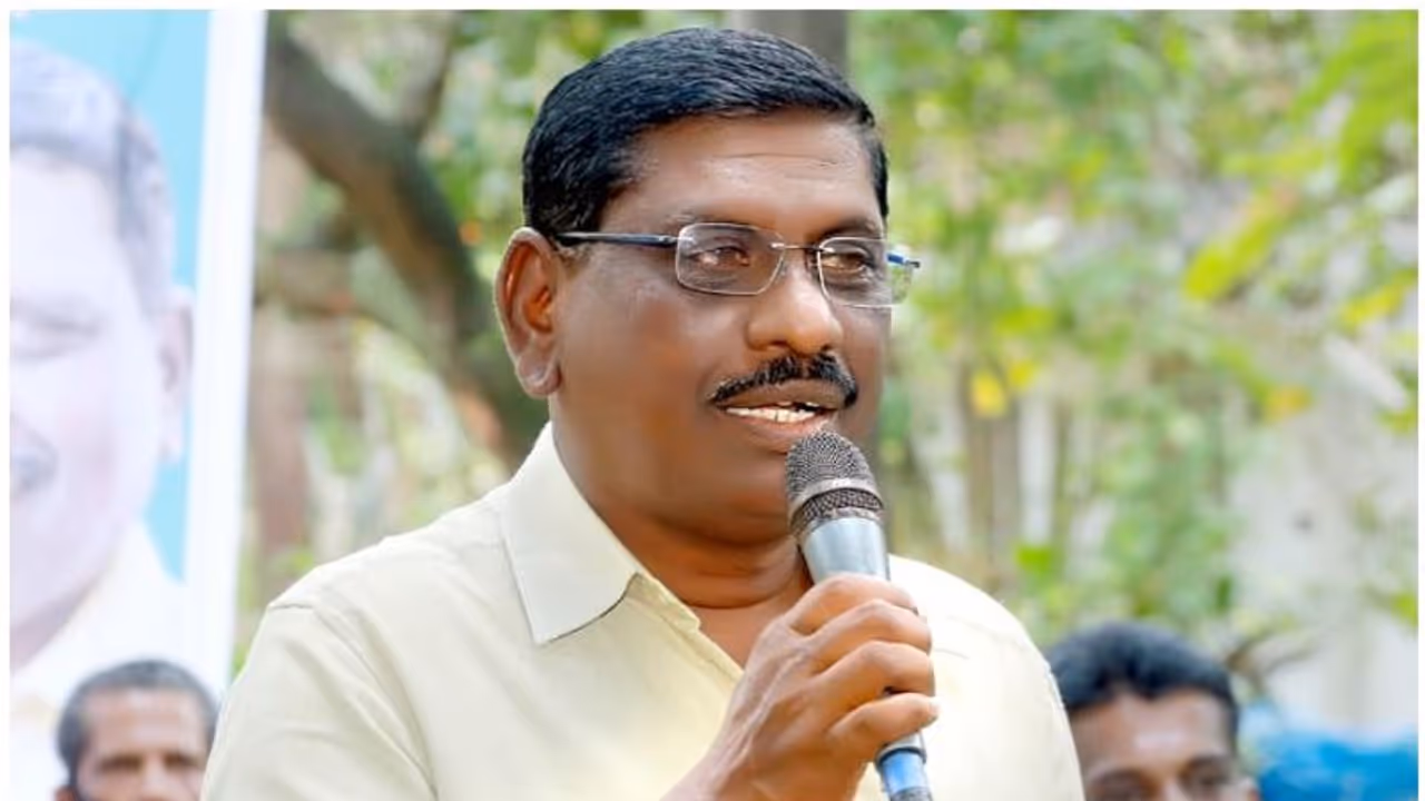 വിജയദാസിന് അന്ത്യാഞ്ജലി അർപ്പിച്ച് സഭ പിരിഞ്ഞു; മുഖ്യമന്ത്രി പാലക്കാട്ടേക്ക് തിരിച്ചു, സംസ്കാരം ഉച്ചയ്ക്ക് വിജയദാസിന് അന്ത്യാഞ്ജലി അർപ്പിച്ച് സഭ പിരിഞ്ഞു; മുഖ്യമന്ത്രി പാലക്കാട്ടേക്ക് തിരിച്ചു, സംസ്കാരം ഉച്ചയ്ക്ക്