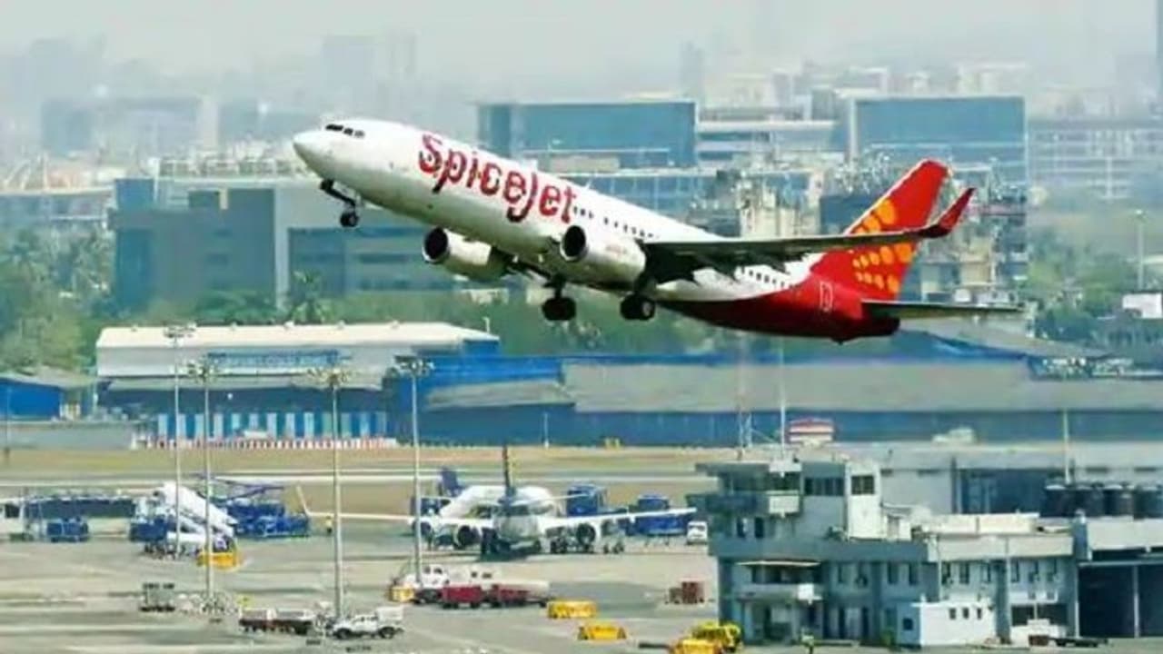 SpiceJet introduces new ticket payment option, allows passengers to pay fare in instalments