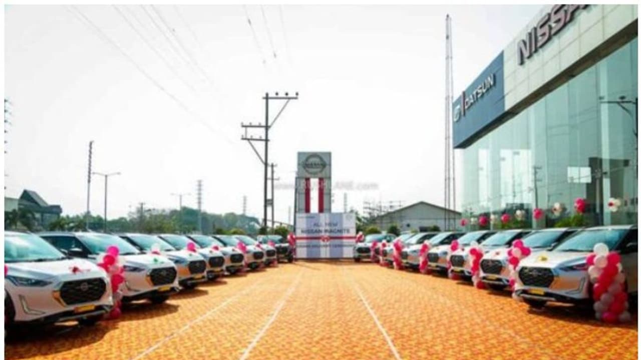 ഒറ്റദിവസം വിറ്റത് ഇത്രയും മാഗ്നൈറ്റുകള്‍, കൗതുകക്കാഴ്‍ചയായി ഡെലിവറി!