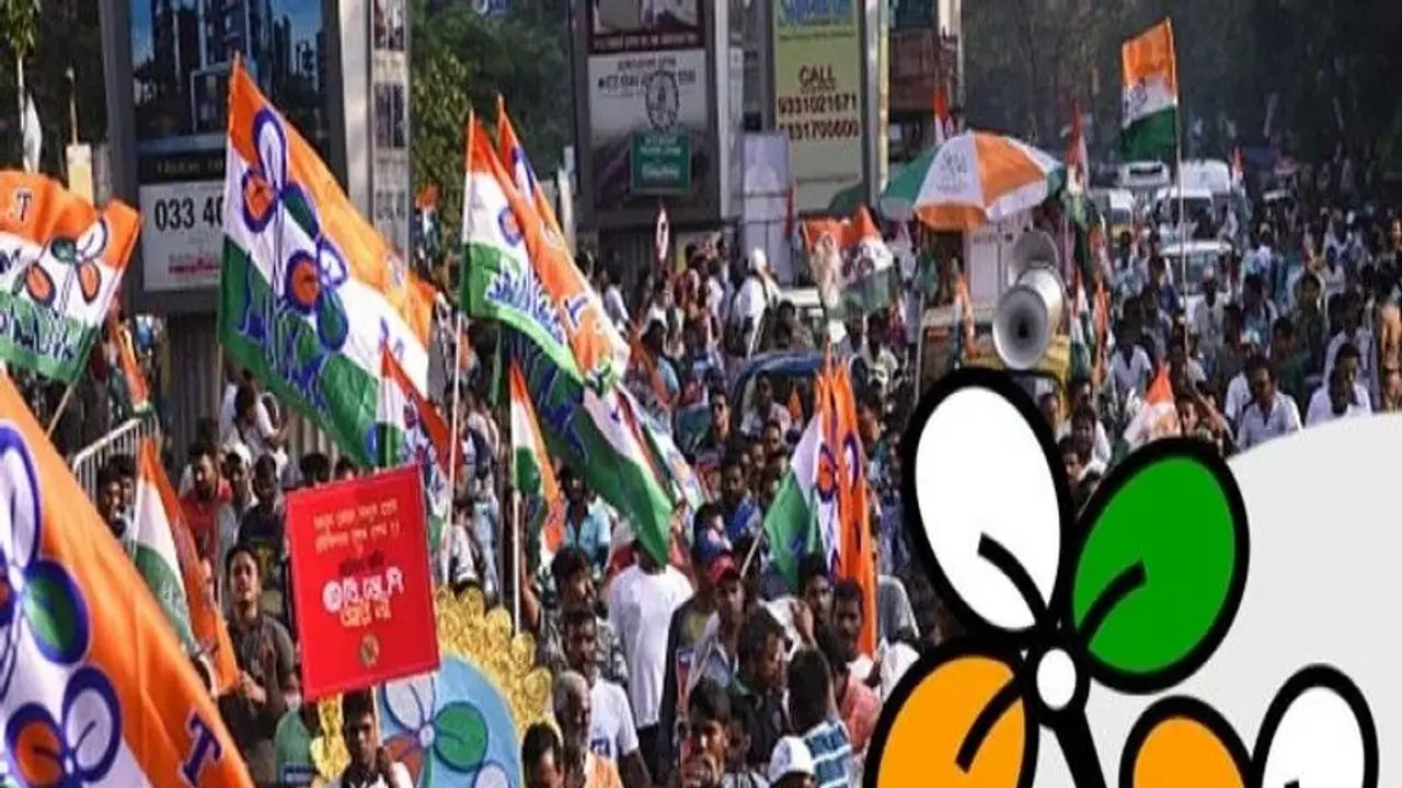 প্রকট হয়েছে মুর্শিদাবাদে তৃণমূলের গোষ্ঠীদ্বন্দ্ব, পরিস্থিতি সামাল দিতে মুখ্যমন্ত্রীর রুদ্ধদ্বার বৈঠক প্রকট হয়েছে মুর্শিদাবাদে তৃণমূলের গোষ্ঠীদ্বন্দ্ব, পরিস্থিতি সামাল দিতে মুখ্যমন্ত্রীর রুদ্ধদ্বার বৈঠক