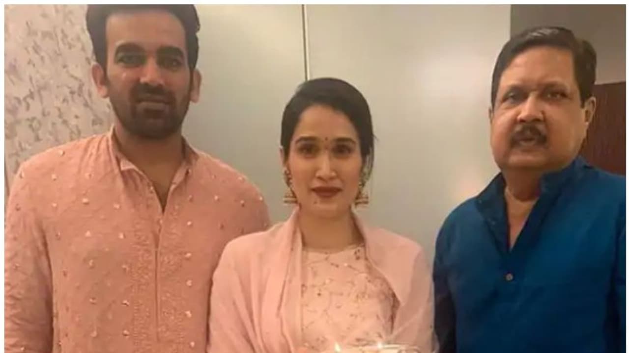 'ധൈര്യത്തോടെ പെരുമാറാൻ പഠിപ്പിച്ചതിന് നന്ദി', അച്ഛന്റെ വിയോഗ വാര്ത്ത അറിയിച്ച് നടി സാഗരിക ഘട്ഗെ 'ധൈര്യത്തോടെ പെരുമാറാൻ പഠിപ്പിച്ചതിന് നന്ദി', അച്ഛന്റെ വിയോഗ വാര്ത്ത അറിയിച്ച് നടി സാഗരിക ഘട്ഗെ