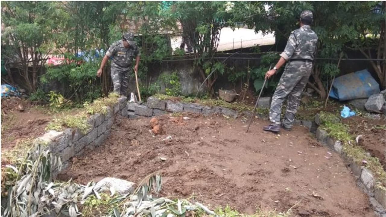 മൂന്നാറില്‍ സർക്കാർ ഭൂമി കൈയ്യേറി നിര്‍മ്മിച്ച വീട് റവന്യൂ സംഘം പൊളിച്ചുനീക്കി