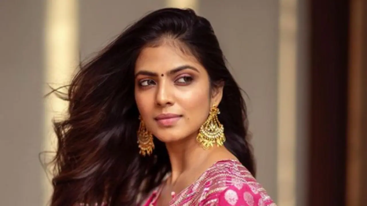 என்னதான் நடக்கிறது? முதலமைச்சரிடம் கேள்வி எழுப்பிய மாளவிகா மோகனன்!