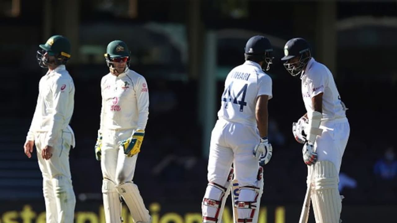 അന്തിമ ഇലവനില് ആരൊക്കെ? തലപുകച്ച് ഇന്ത്യ; ഓസീസിന് തിരിച്ചടി, യുവതാരം പുറത്ത് അന്തിമ ഇലവനില് ആരൊക്കെ? തലപുകച്ച് ഇന്ത്യ; ഓസീസിന് തിരിച്ചടി, യുവതാരം പുറത്ത്