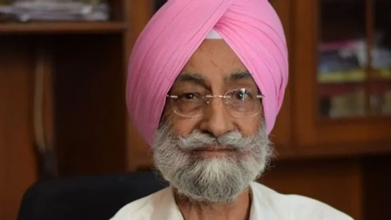 'কৃষক স্বার্থের সঙ্গে নয় আপস', সুপ্রিম কোর্টের বিতর্কিত কমিটি থেকে সরে দাঁড়ালেন 'কৃষক নেতা' 'কৃষক স্বার্থের সঙ্গে নয় আপস', সুপ্রিম কোর্টের বিতর্কিত কমিটি থেকে সরে দাঁড়ালেন 'কৃষক নেতা'