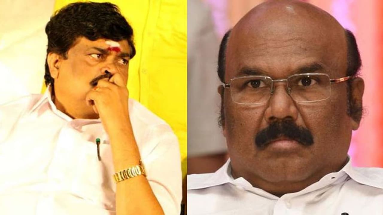 அமமுகவினர் நமக்கு தம்பியா? KTR போட்ட குண்டு.. வெடித்த அமைச்சர் ஜெயக்குமார்.. அதிமுகவில் களபரம்..! அமமுகவினர் நமக்கு தம்பியா? KTR போட்ட குண்டு.. வெடித்த அமைச்சர் ஜெயக்குமார்.. அதிமுகவில் களபரம்..!