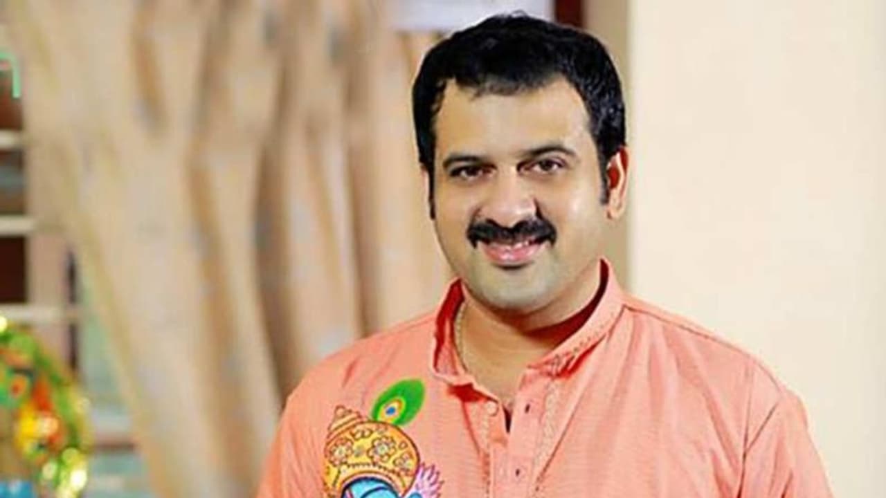 മലയാള ടെലിവിഷനിൽ സൂപ്പർ താരങ്ങളില്ല, ടിആർപിയാണ് രാജാവ്; സാജൻ സൂര്യ പറയുന്നു മലയാള ടെലിവിഷനിൽ സൂപ്പർ താരങ്ങളില്ല, ടിആർപിയാണ് രാജാവ്; സാജൻ സൂര്യ പറയുന്നു