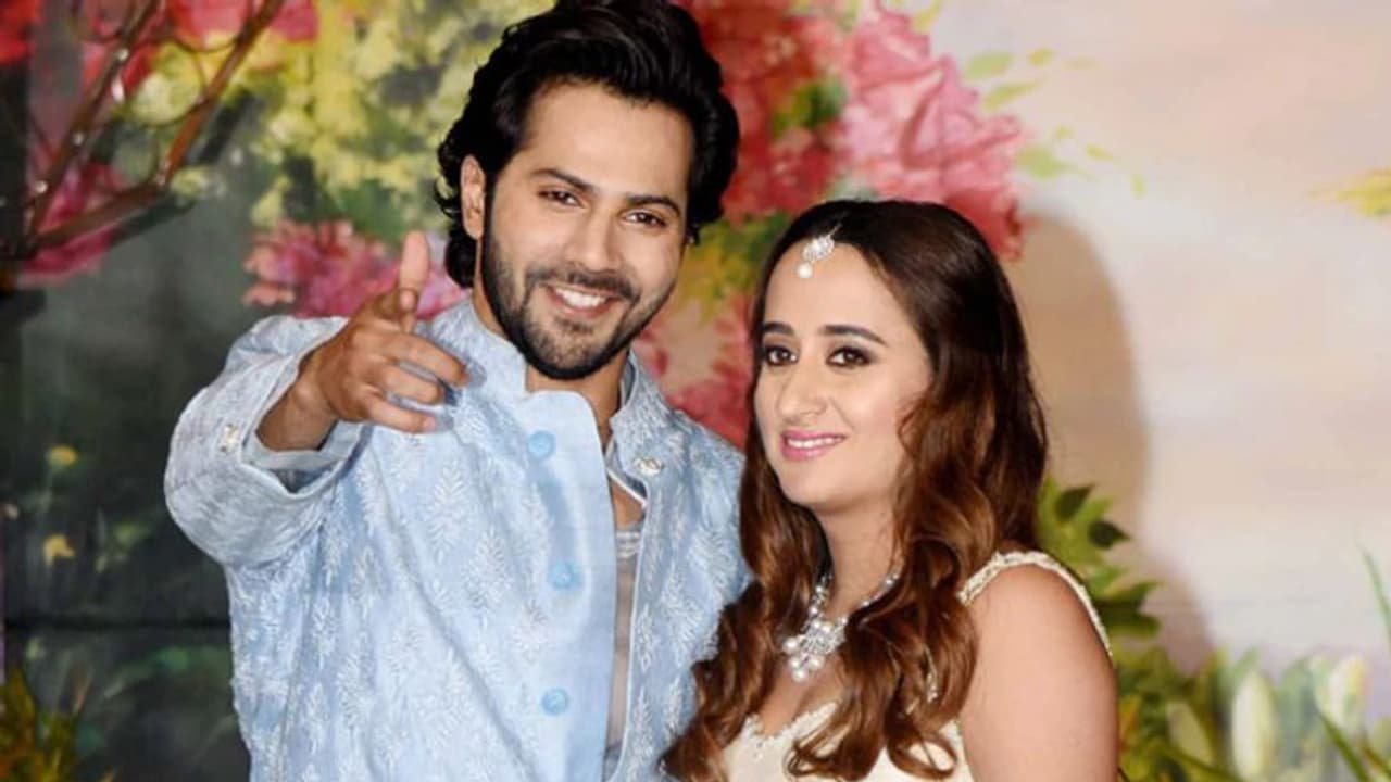 सामने आई वरुण धवन की शादी की डेट, इस दिन लेंगे मंगेतर संग 7 फेरे, यहां निभाई जाएगी शादी की रस्में सामने आई वरुण धवन की शादी की डेट, इस दिन लेंगे मंगेतर संग 7 फेरे, यहां निभाई जाएगी शादी की रस्में