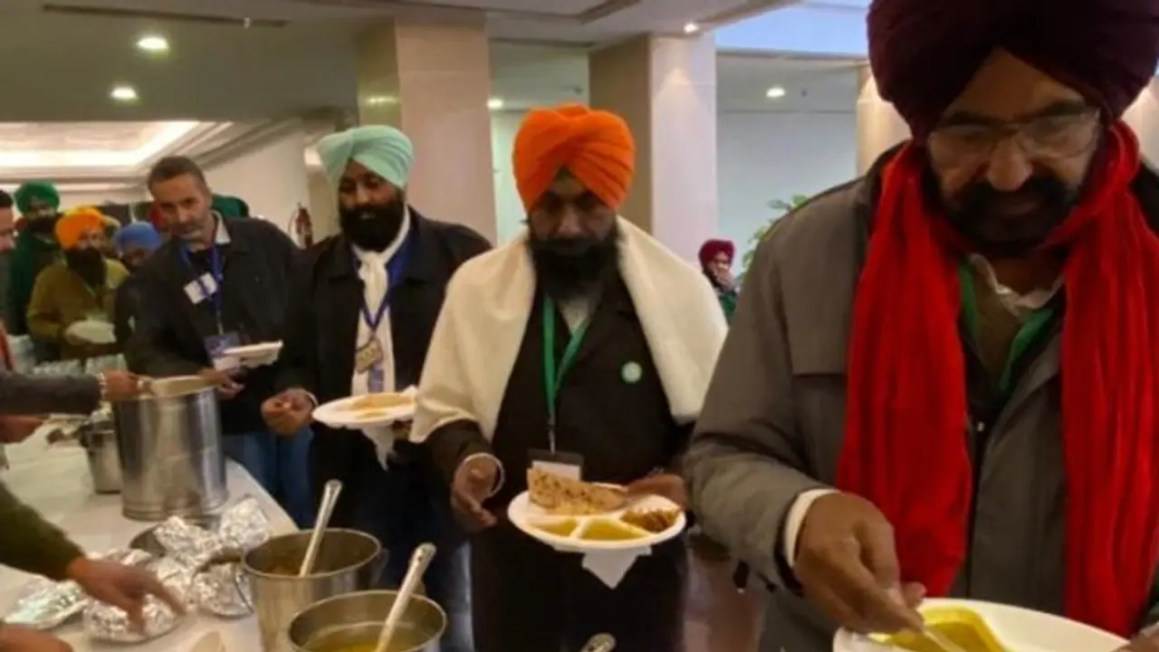 3 घंटे चली बैठक: किसानों और सरकार के बीच बेनतीजा रही बातचीत, 19 जनवरी को होगी अगले दौर की वार्ता 3 घंटे चली बैठक: किसानों और सरकार के बीच बेनतीजा रही बातचीत, 19 जनवरी को होगी अगले दौर की वार्ता