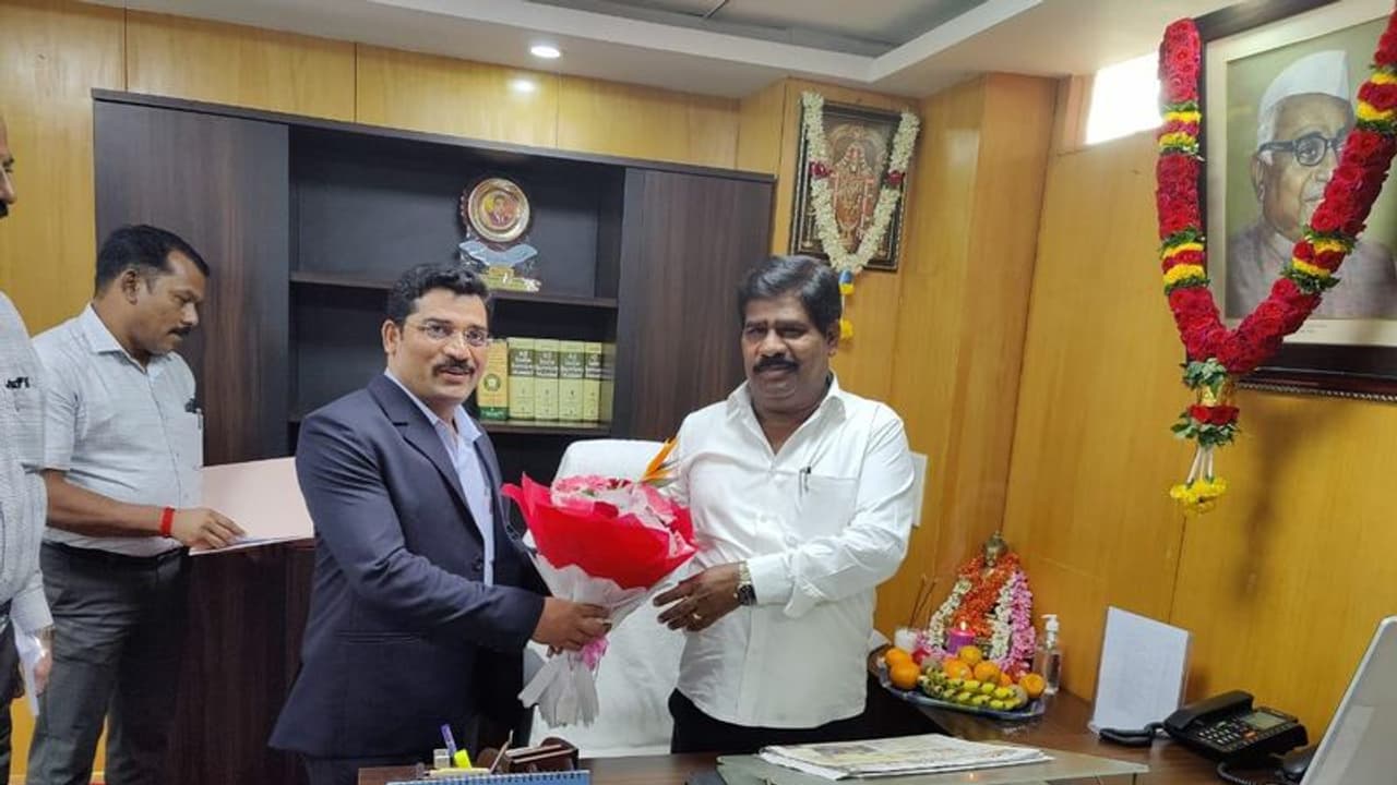 ಬಿಜೆಪಿ ನೀಡಿದ್ದ ಭರವಸೆ ಹುಸಿ, ಮತ್ತೆ ಕಾಂಗ್ರೆಸ್ ಬಾಗಿಲು ಬಡಿದ ಮಾಜಿ ಸಚಿವ..! ಬಿಜೆಪಿ ನೀಡಿದ್ದ ಭರವಸೆ ಹುಸಿ, ಮತ್ತೆ ಕಾಂಗ್ರೆಸ್ ಬಾಗಿಲು ಬಡಿದ ಮಾಜಿ ಸಚಿವ..!