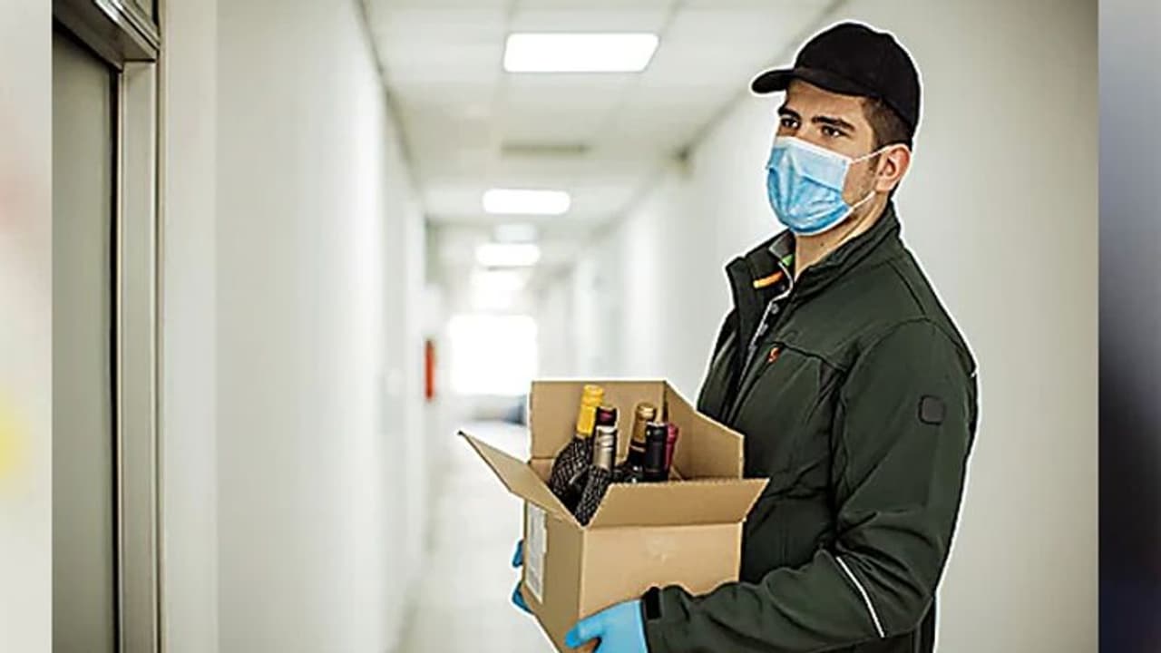 अब घर बैठे मंगाइये अपनी पसंदीदा शराब, अब मध्य प्रदेश सरकार करने जा रही ऐसी तैयारी अब घर बैठे मंगाइये अपनी पसंदीदा शराब, अब मध्य प्रदेश सरकार करने जा रही ऐसी तैयारी