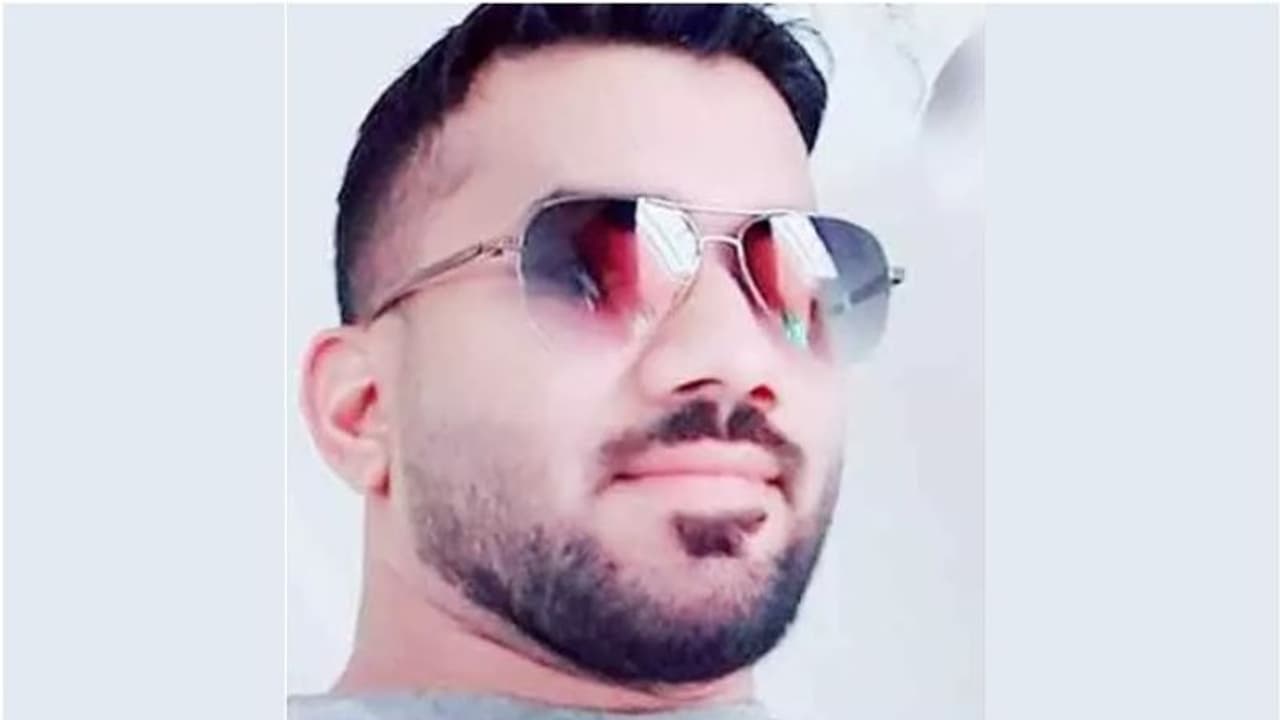 മലയാളി യുവാവ് യുഎഇയില് മരിച്ചു മലയാളി യുവാവ് യുഎഇയില് മരിച്ചു