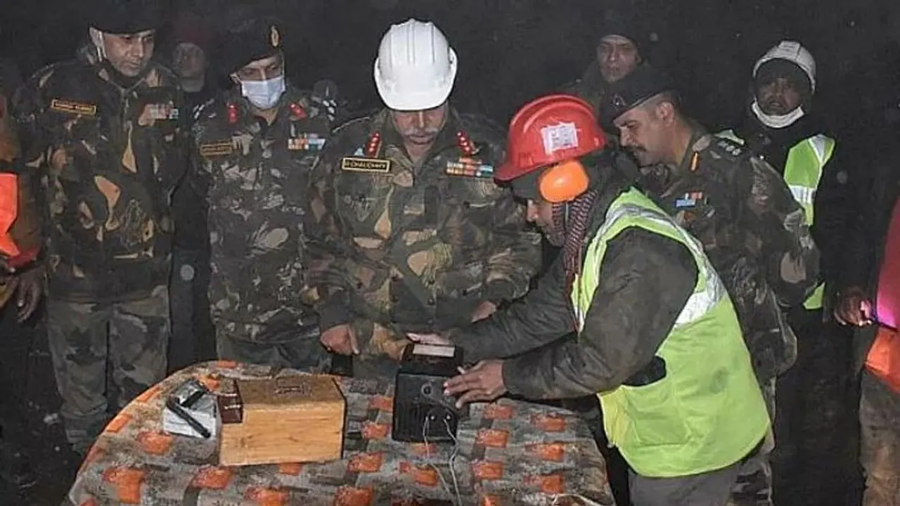 Exclusive : तवांग में 13000 फीट पर बन रही दुनिया की सबसे ऊंची टनल, काम हुआ शुरू Exclusive : तवांग में 13000 फीट पर बन रही दुनिया की सबसे ऊंची टनल, काम हुआ शुरू