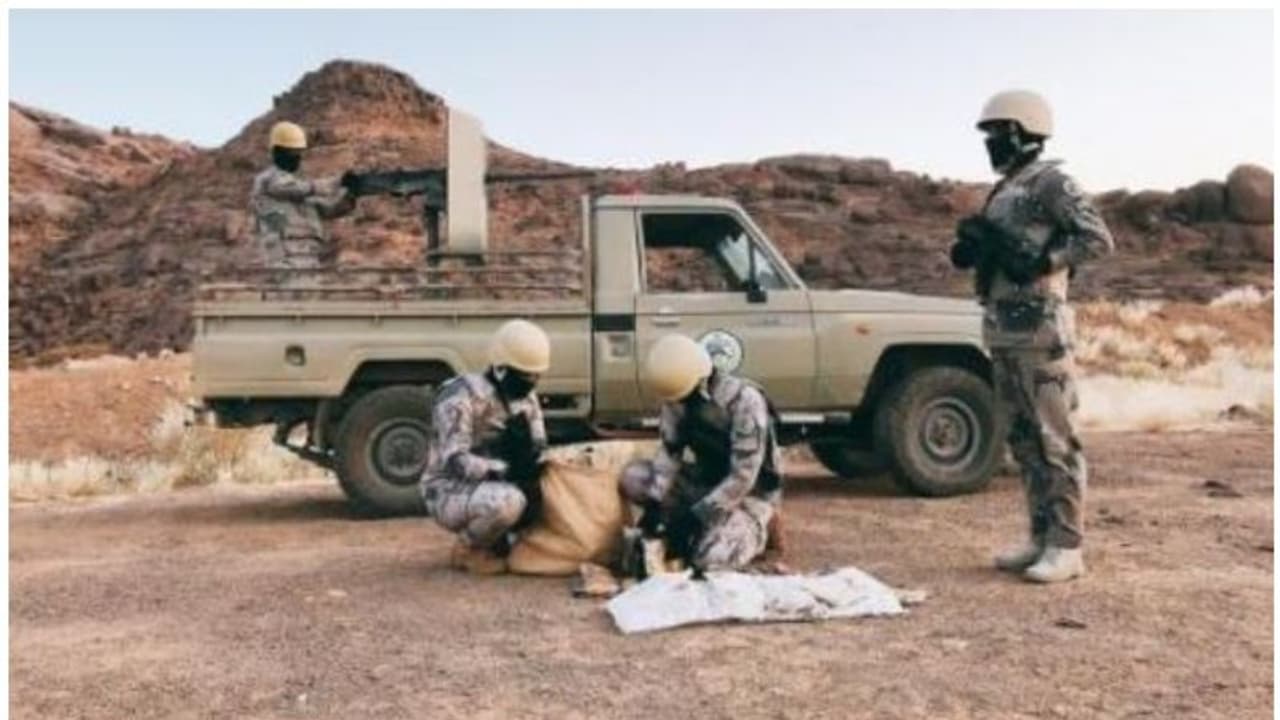 അതിര്ത്തി വഴി സൗദിയിലേക്ക് മയക്കുമരുന്ന് കടത്ത്; 94 പേര് അറസ്റ്റില് അതിര്ത്തി വഴി സൗദിയിലേക്ക് മയക്കുമരുന്ന് കടത്ത്; 94 പേര് അറസ്റ്റില്