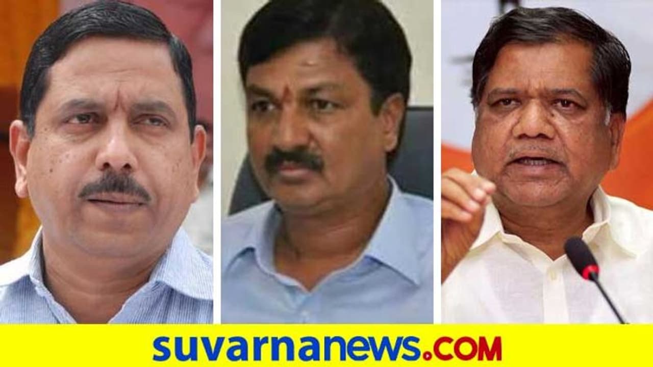 ಶೆಟ್ಟರ್, ಜೋಶಿ ಜೊತೆ ಜಾರಕಿಹೊಳಿ ಮಾತುಕತೆ: ರಾಜಕೀಯ ವಲಯದಲ್ಲಿ ತೀವ್ರ ಸಂಚಲನ ಶೆಟ್ಟರ್, ಜೋಶಿ ಜೊತೆ ಜಾರಕಿಹೊಳಿ ಮಾತುಕತೆ: ರಾಜಕೀಯ ವಲಯದಲ್ಲಿ ತೀವ್ರ ಸಂಚಲನ