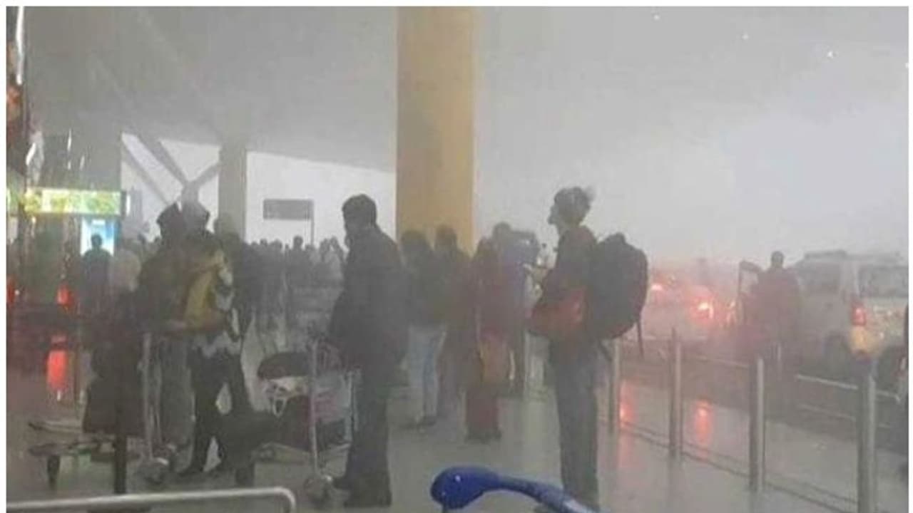 അതിശൈത്യം, മൂടൽമഞ്ഞ്, ദില്ലിയിൽ വിമാനസർവീസുകൾ വൈകും അതിശൈത്യം, മൂടൽമഞ്ഞ്, ദില്ലിയിൽ വിമാനസർവീസുകൾ വൈകും