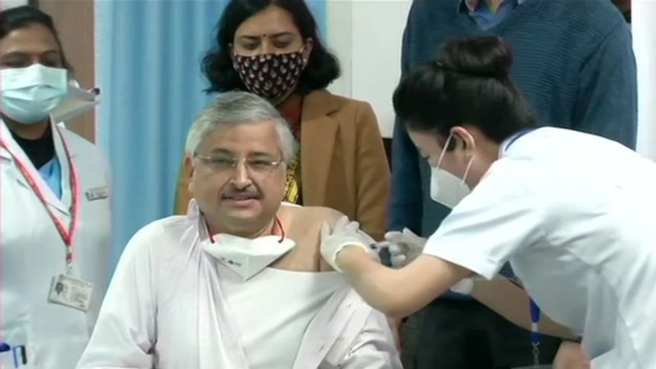 ಹಿರಿಯ ನಾಗರೀಕರಿಗೆ ಕೋವಿಡ್ ಚುಚ್ಚುಮದ್ದು ಮಾರ್ಗದರ್ಶಿ! ಹಿರಿಯ ನಾಗರೀಕರಿಗೆ ಕೋವಿಡ್ ಚುಚ್ಚುಮದ್ದು ಮಾರ್ಗದರ್ಶಿ!