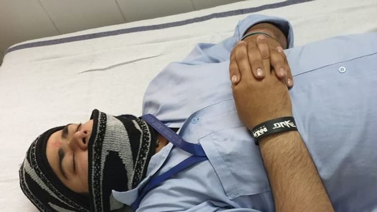 खाली पेट कोरोना का टीका लगवाना पड़ा भारी, हेल्थ वर्कर की बिगड़ी हालत खाली पेट कोरोना का टीका लगवाना पड़ा भारी, हेल्थ वर्कर की बिगड़ी हालत