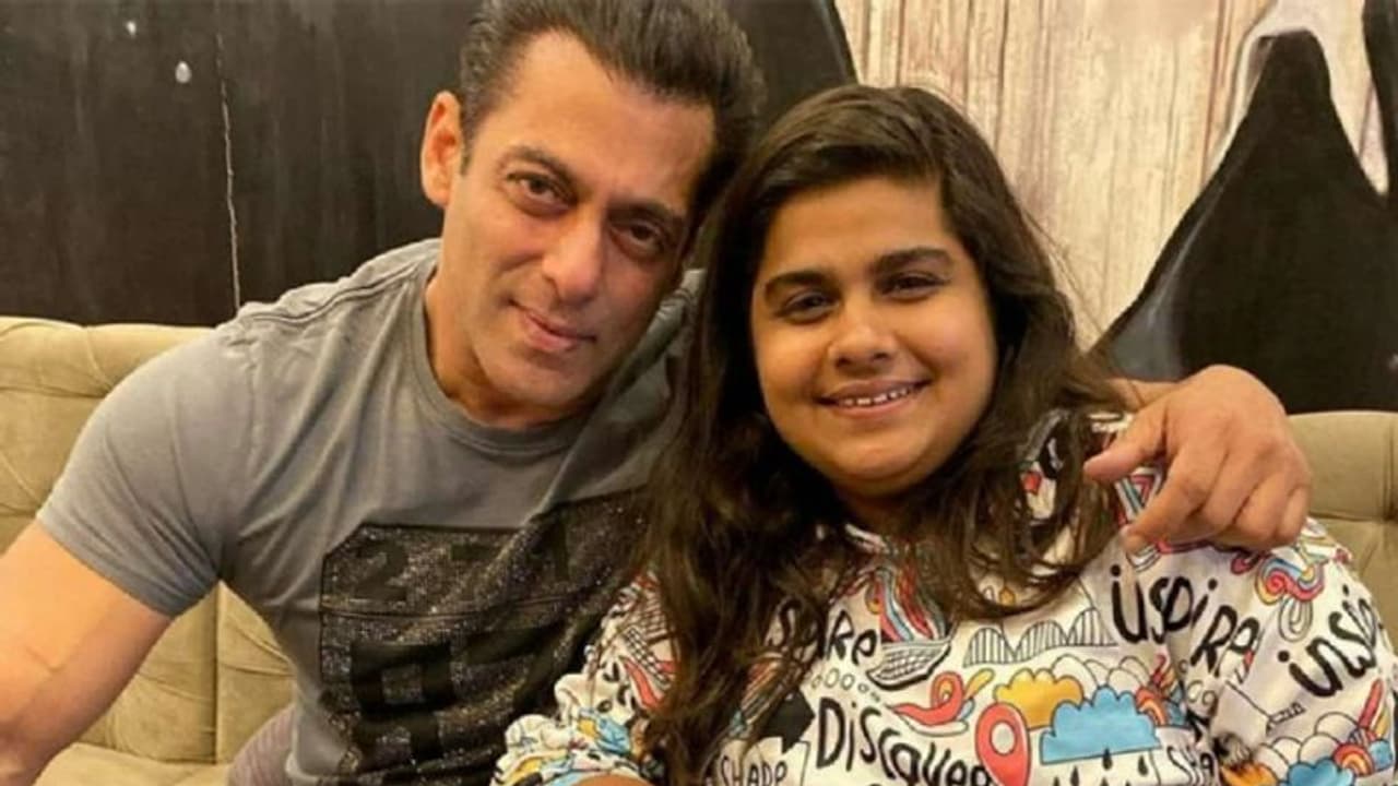 सलमान खान के शो बिग बॉस 14 के सेट से आई बुरी खबर, टैलेंट मैनेजर की दर्दनाक मौत, हादसे का हुई शिकार सलमान खान के शो बिग बॉस 14 के सेट से आई बुरी खबर, टैलेंट मैनेजर की दर्दनाक मौत, हादसे का हुई शिकार