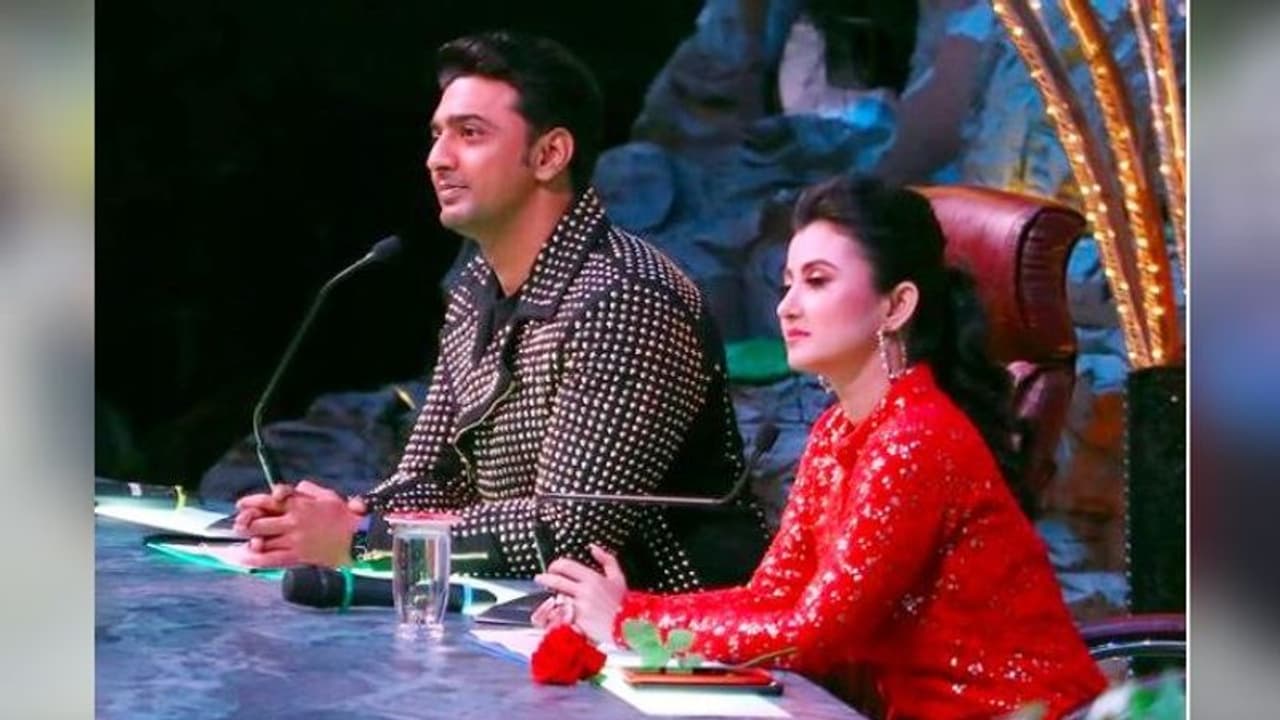 দেবের পাশে মনামী, অপেক্ষার প্রহর গুছনে তিনিও, অদেখা মুহূর্ত নিয়ে হাজির অভিনেত্রী দেবের পাশে মনামী, অপেক্ষার প্রহর গুছনে তিনিও, অদেখা মুহূর্ত নিয়ে হাজির অভিনেত্রী