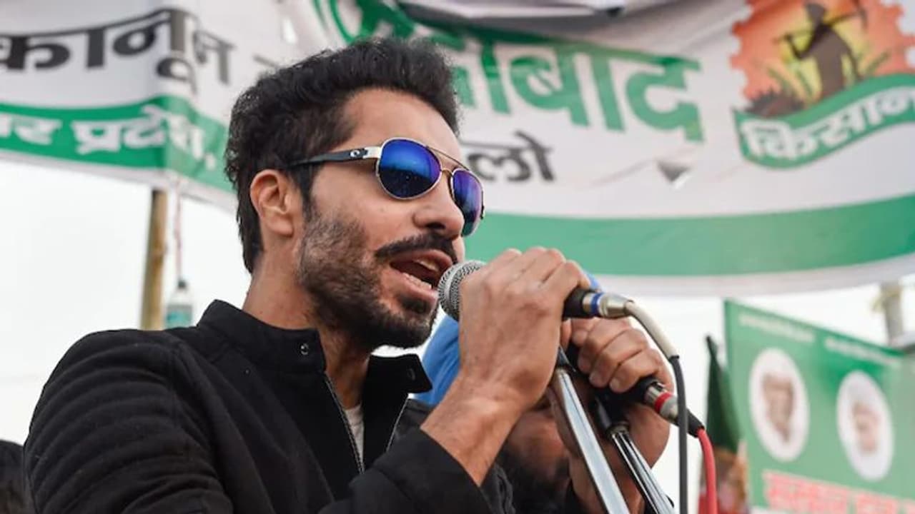 किसान आंदोलन में NIA की एंट्री : पंजाबी एक्टर सिद्धू समेत 40 लोगों को एनआईए ने पूछताछ के लिए बुलाया किसान आंदोलन में NIA की एंट्री : पंजाबी एक्टर सिद्धू समेत 40 लोगों को एनआईए ने पूछताछ के लिए बुलाया