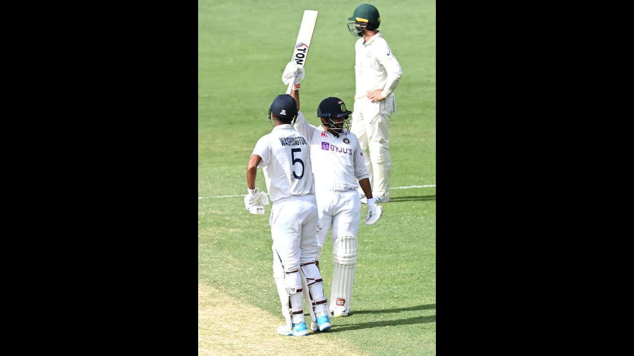 നെറ്റ് ബൗളര്മാരായി ടീമിനൊപ്പം തുടര്ന്നു; താക്കൂര് സുന്ദര് സഖ്യം മടങ്ങുന്നത് ചരിത്രനേട്ടവുമായി നെറ്റ് ബൗളര്മാരായി ടീമിനൊപ്പം തുടര്ന്നു; താക്കൂര് സുന്ദര് സഖ്യം മടങ്ങുന്നത് ചരിത്രനേട്ടവുമായി