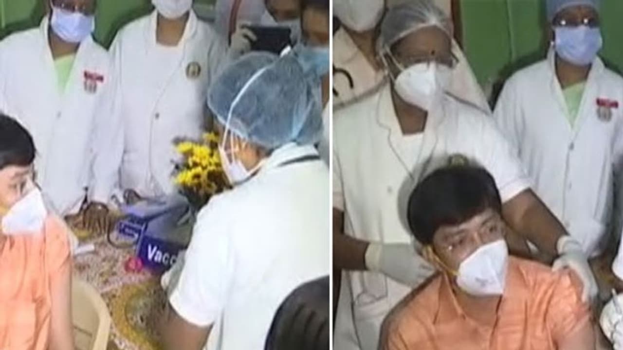 யாருக்கும் எவ்வித பாதிப்பும் இல்லை... தடுப்பூசி போட்டுக் கொண்ட சுகாதாரத் துறை செயலாளர் ராதாகிருஷ்ணன்..! யாருக்கும் எவ்வித பாதிப்பும் இல்லை... தடுப்பூசி போட்டுக் கொண்ட சுகாதாரத் துறை செயலாளர் ராதாகிருஷ்ணன்..!