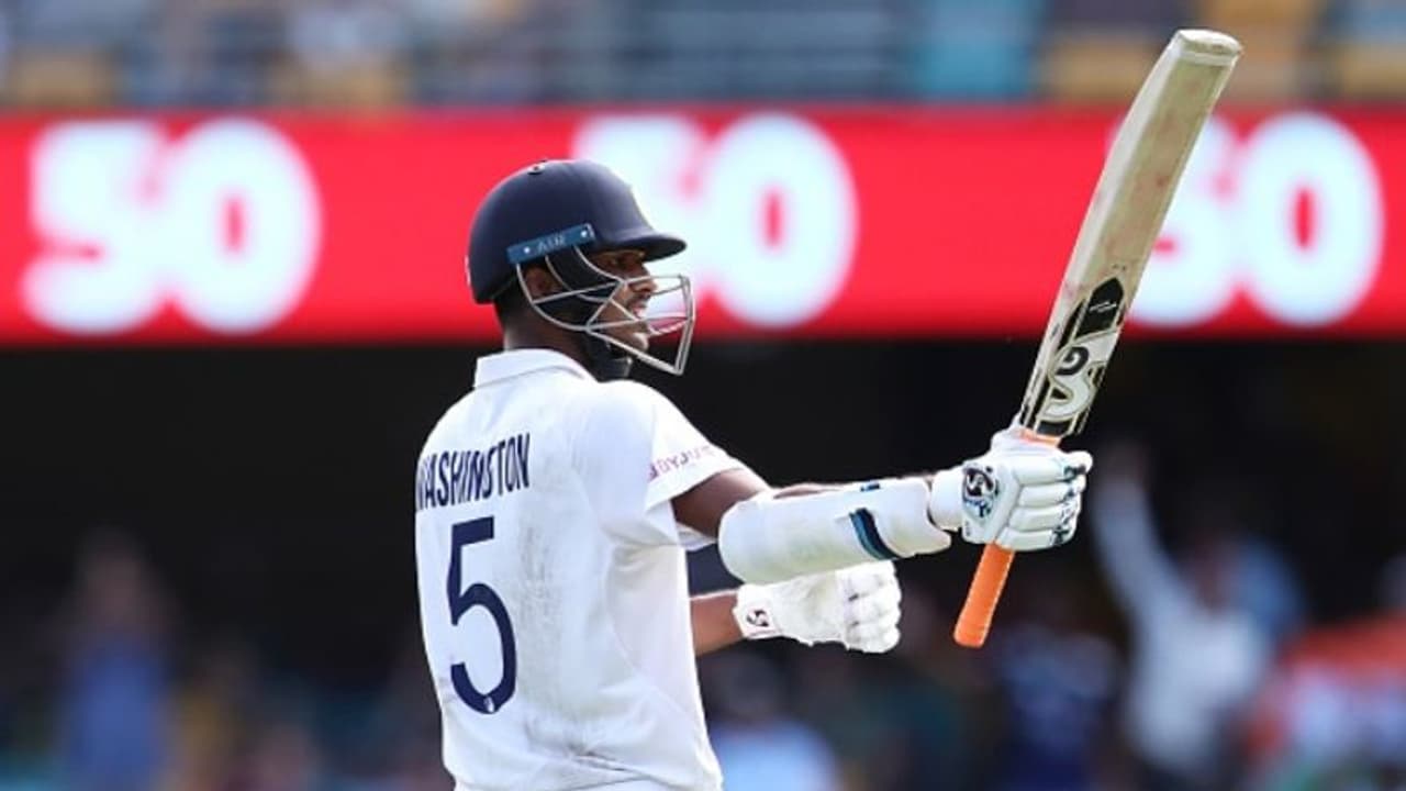 കണ്ടവരെല്ലാം കണ്ണുതള്ളി; നോ ലുക്ക് സിക്സറുമായി വാഷിംഗ്ടണ് സുന്ദര് വീഡിയോ കണ്ടവരെല്ലാം കണ്ണുതള്ളി; നോ ലുക്ക് സിക്സറുമായി വാഷിംഗ്ടണ് സുന്ദര് വീഡിയോ