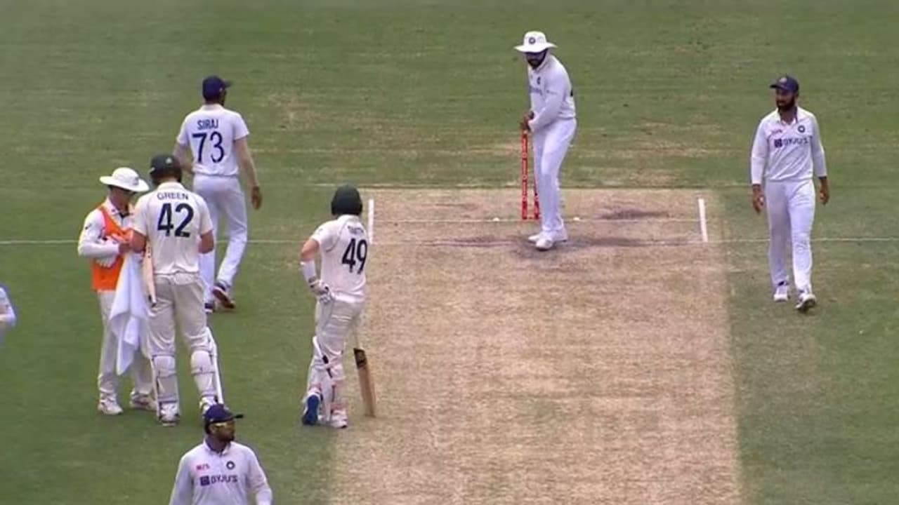 സിറാജിന് മൂന്ന് വിക്കറ്റ്; ബ്രിസ്ബേനില് ഓസ്ട്രേലിയക്ക് ആധിപത്യം, മികച്ച ലീഡിലേക്ക് സിറാജിന് മൂന്ന് വിക്കറ്റ്; ബ്രിസ്ബേനില് ഓസ്ട്രേലിയക്ക് ആധിപത്യം, മികച്ച ലീഡിലേക്ക്