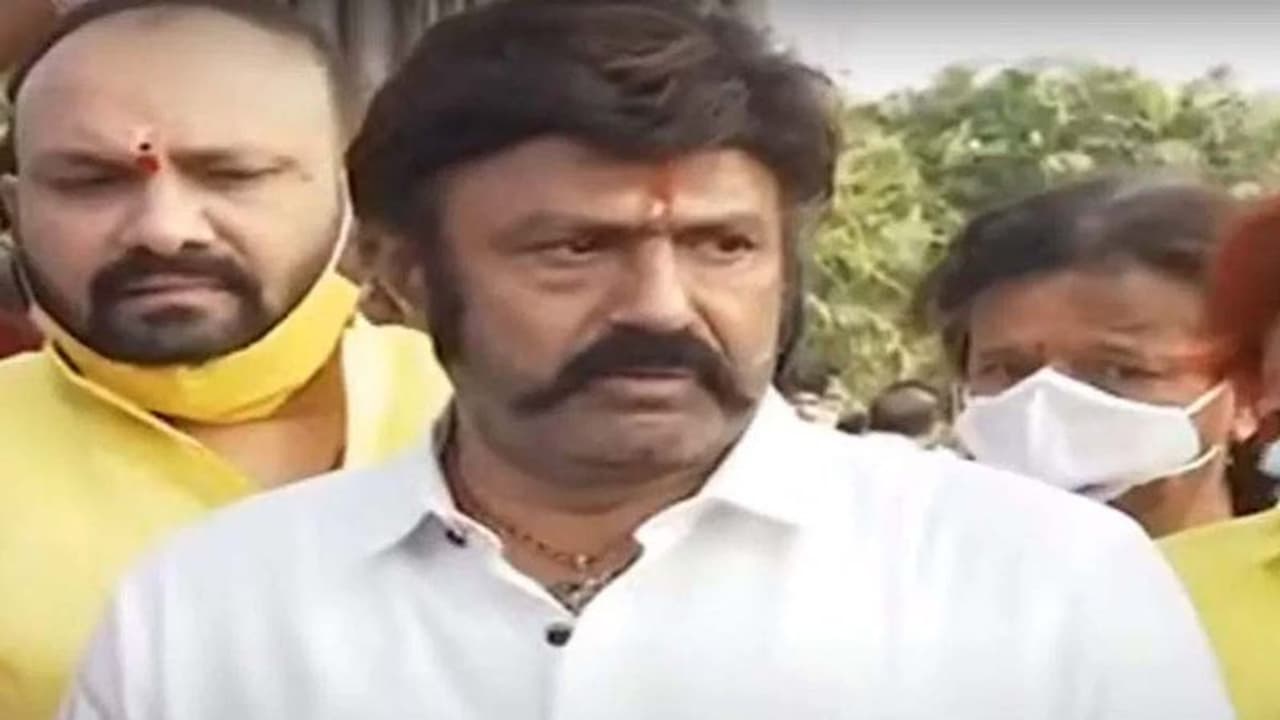 ఏపీలో నలుగురు మంత్రుల మాఫియా రాజ్యం: బాలకృష్ణ ఏపీలో నలుగురు మంత్రుల మాఫియా రాజ్యం: బాలకృష్ణ