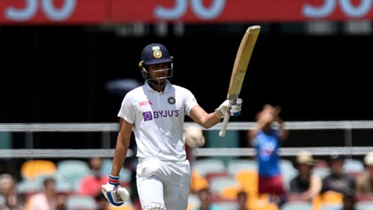 രോഹിത് പുറത്ത്, ഗില്ലിന് അര്ധ സെഞ്ചുറി; ഇന്ത്യ പൊരുതുന്നു രോഹിത് പുറത്ത്, ഗില്ലിന് അര്ധ സെഞ്ചുറി; ഇന്ത്യ പൊരുതുന്നു