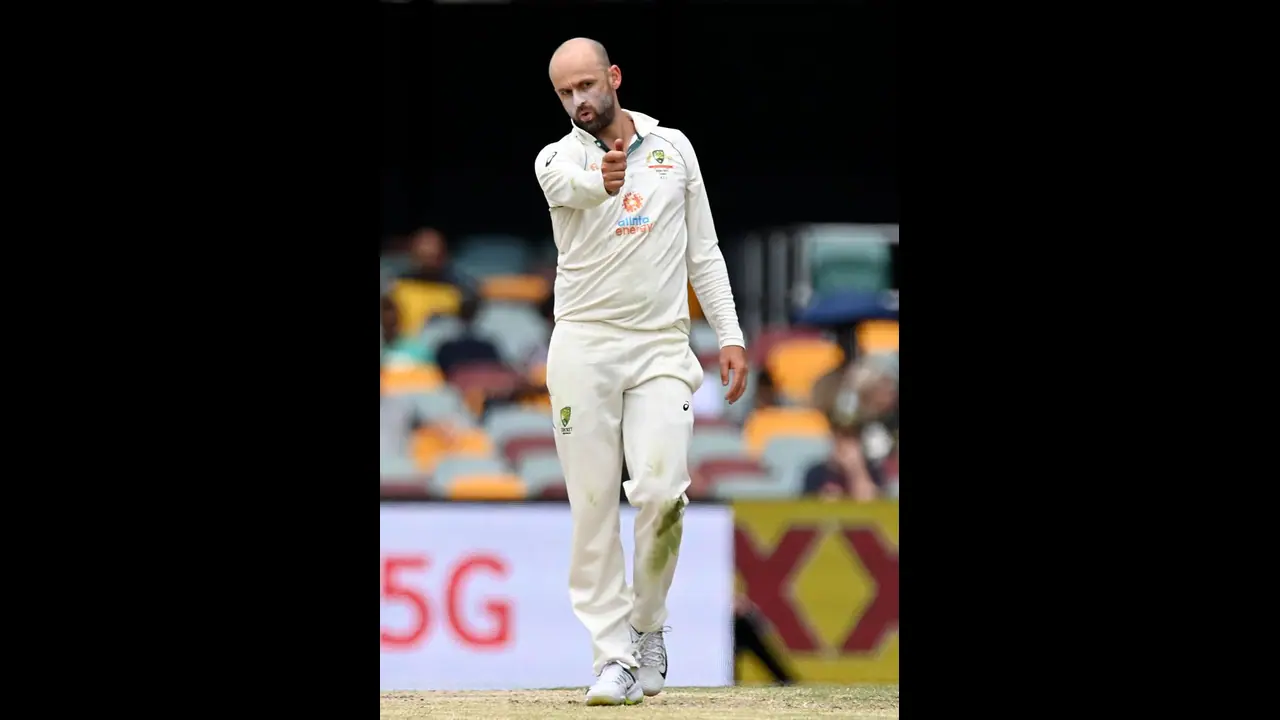 PAK vs AUS: പാക്കിസ്ഥാനെ കറക്കി വീഴ്ത്തി, ചരിത്രനേട്ടവുമായി ലിയോണ് ഇതിഹാസങ്ങള്ക്കൊപ്പം PAK vs AUS: പാക്കിസ്ഥാനെ കറക്കി വീഴ്ത്തി, ചരിത്രനേട്ടവുമായി ലിയോണ് ഇതിഹാസങ്ങള്ക്കൊപ്പം