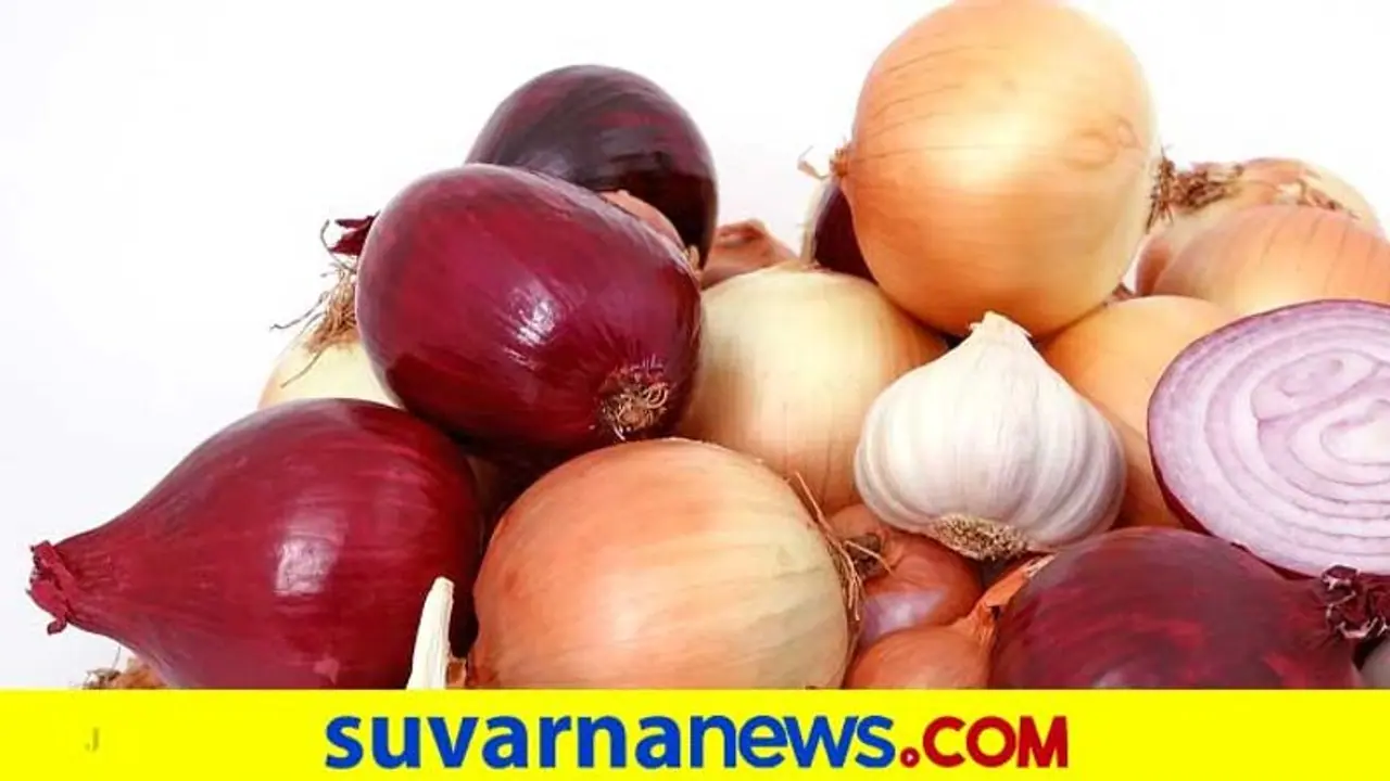 ಪಾತಾಳಕ್ಕೆ ಕುಸಿದ ಈರುಳ್ಳಿ ದರ: ರೈತ ಕಂಗಾಲು ಪಾತಾಳಕ್ಕೆ ಕುಸಿದ ಈರುಳ್ಳಿ ದರ: ರೈತ ಕಂಗಾಲು