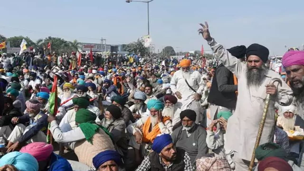 ಕೃಷಿ ಕಾಯ್ದೆ: ಕರ್ನಾಟಕ ಸೇರಿ 8 ರಾಜ್ಯ ರೈತರ ಜೊತೆ ಸಮಿತಿ ಸಭೆ! ಕೃಷಿ ಕಾಯ್ದೆ: ಕರ್ನಾಟಕ ಸೇರಿ 8 ರಾಜ್ಯ ರೈತರ ಜೊತೆ ಸಮಿತಿ ಸಭೆ!